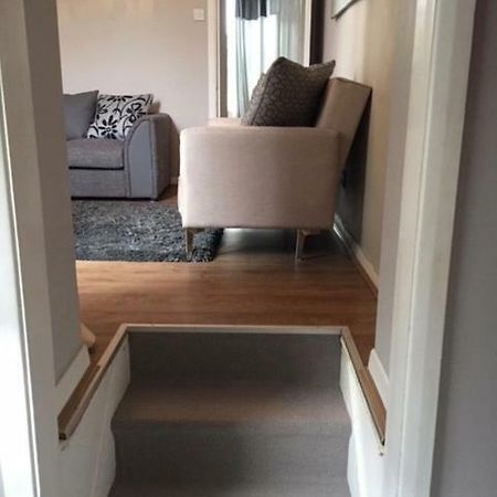 Perfect 2 Bedroom Flat Shepherds Bush W12 London Exterior photo